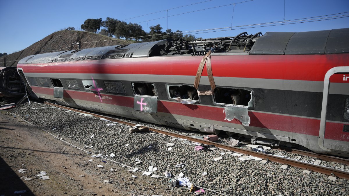 Uno de los vagones del tren de Iryo que descarriló el pasado domingo en Adamuz (Córdoba)