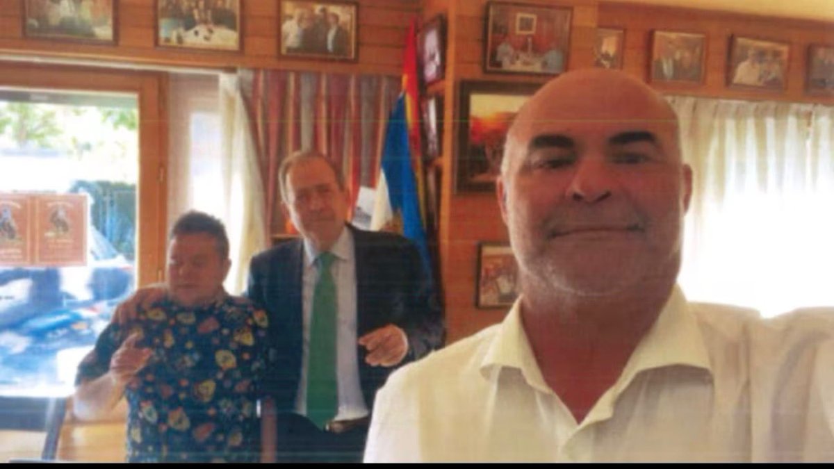 Francisco Espinosa junto al conseguidor del Caso Mediador, Antonio Navarro Tacoronte