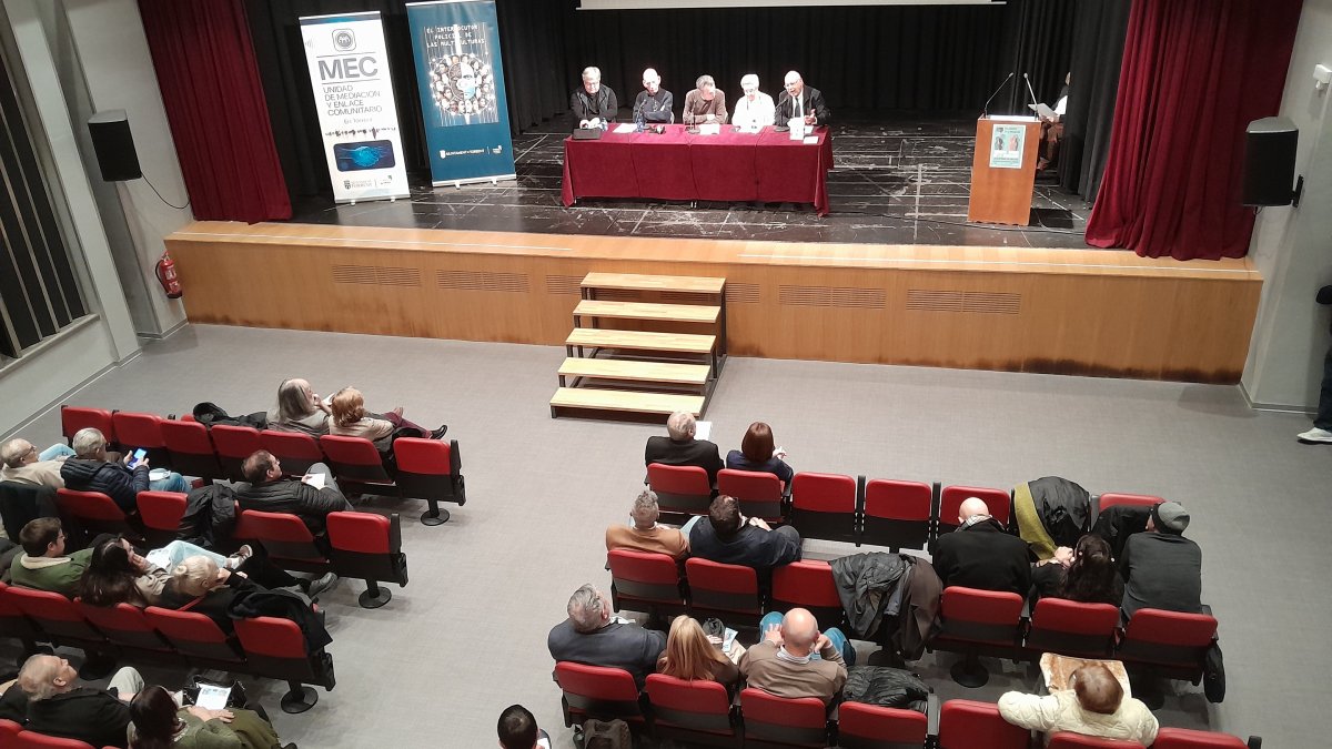 El acto central fue la celebración de la mesa de debate “La Mediación, camino hacia la Paz”.
