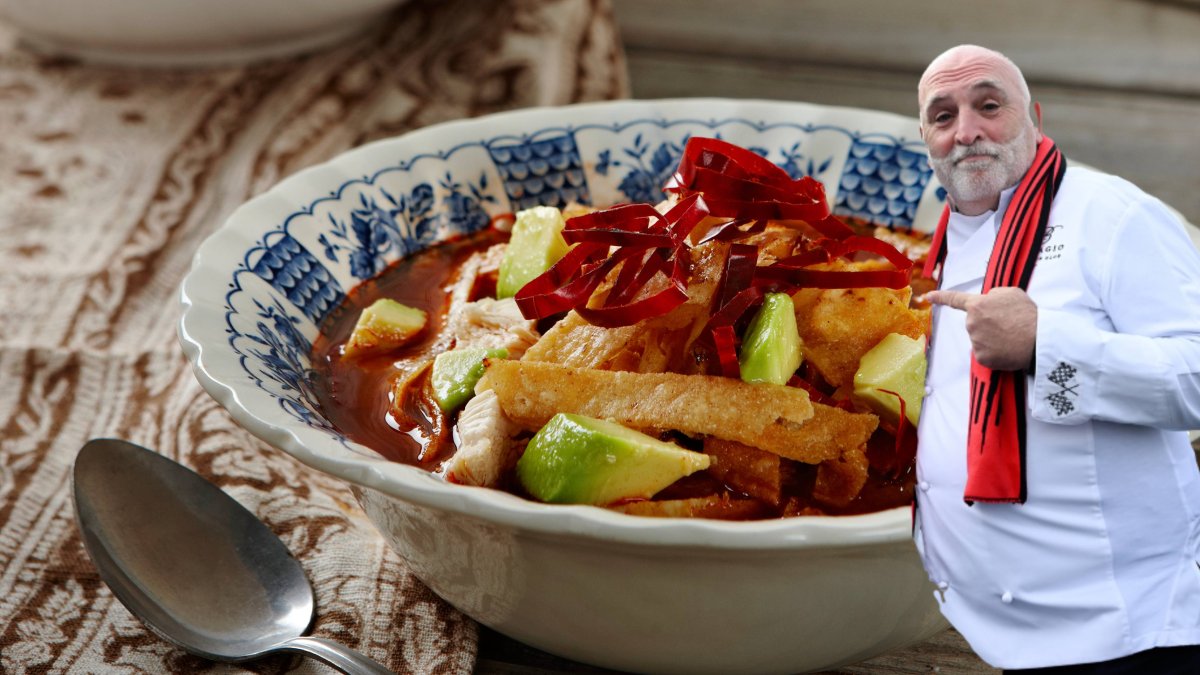 El chef José Andrés presume de su versión de la sopa de tortilla: un homenaje sencillo y sabroso a la cocina tradicional mexicana.