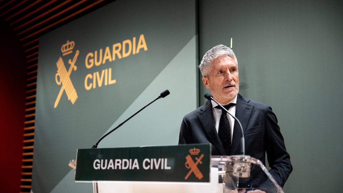 El ministro del Interior, Fernando Grande-Marlaska, comparece en la sede de la Dirección General de la Guardia Civil.