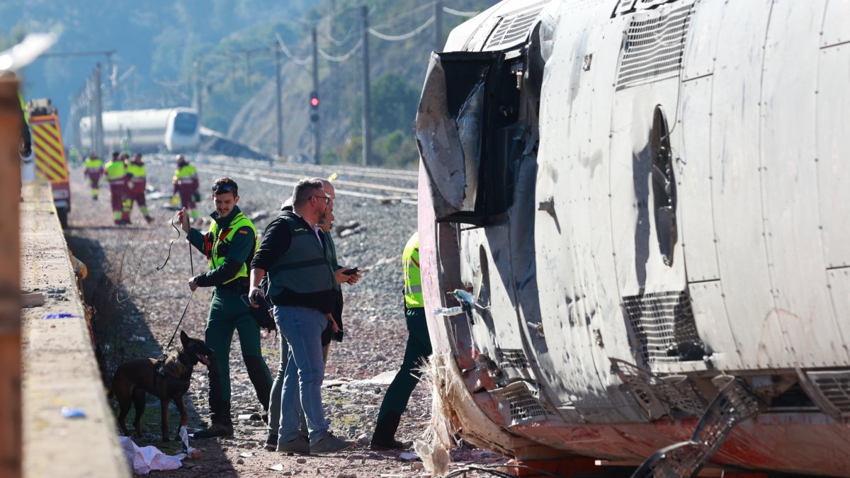 Los Servicios de Emergencias en el lugar del accidente de Adamuz