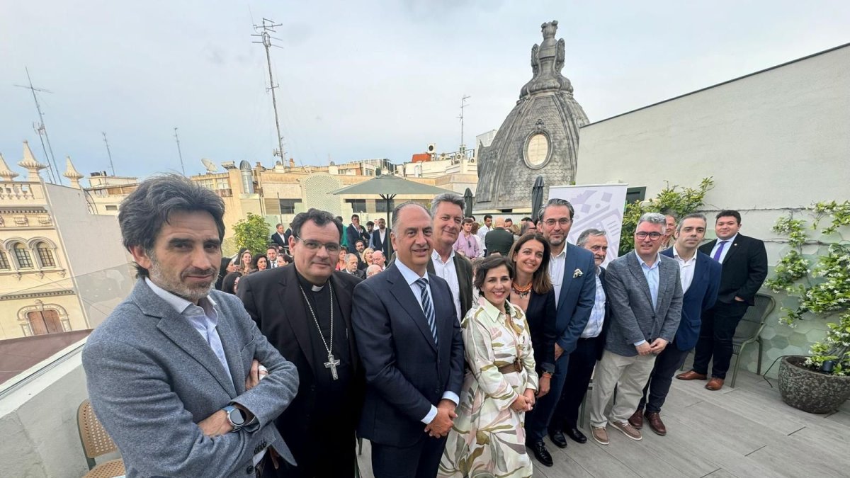 El concejal de cultura de Valencia, consellers y miembros del Fòrum.