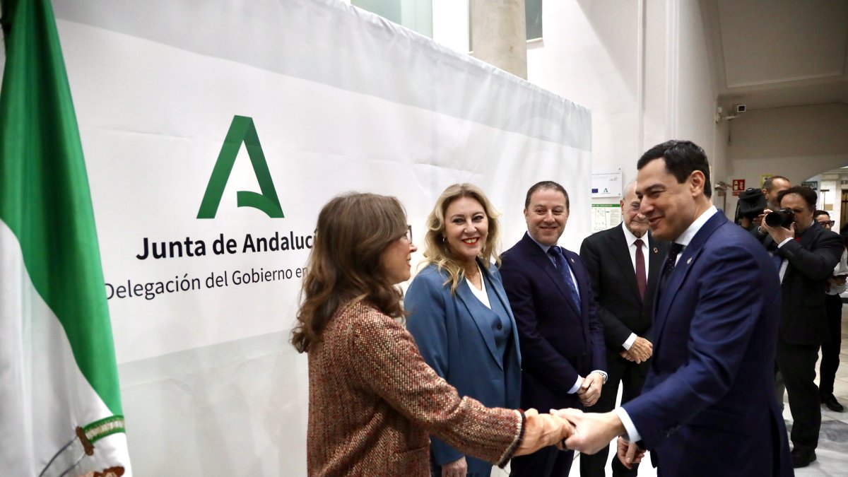 El presidente Juanma Moreno en la Delegación del Gobierno de la Junta de Andalucía en Málaga.
