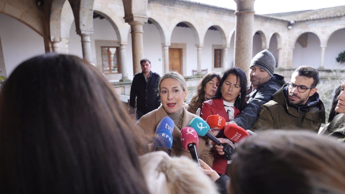 María Guardiola,a la salida de la reunión con las organizaciones agrarias en la sede de Presidencia.