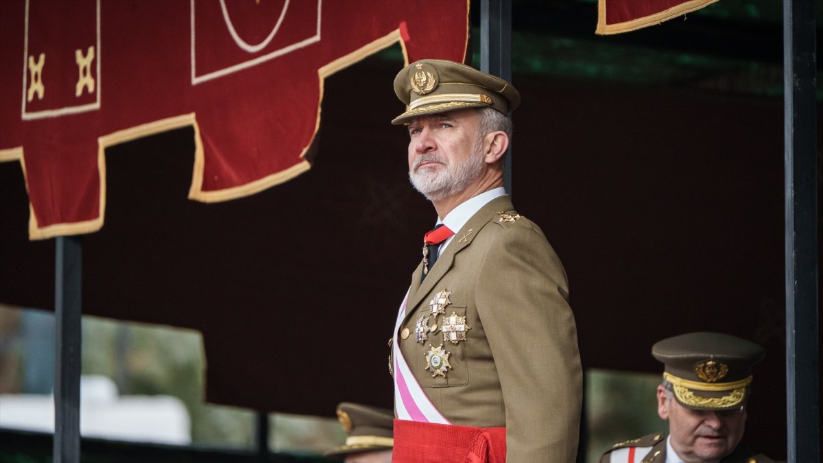 Felipe VI en el juramento de bandera de tropa del ejército de tierra, en Santa Ana.