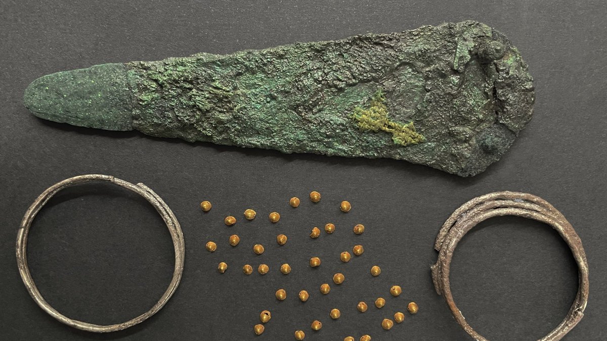 Piezas exhibidas por el MARQ en el Museo Arqueológico de Madrid.