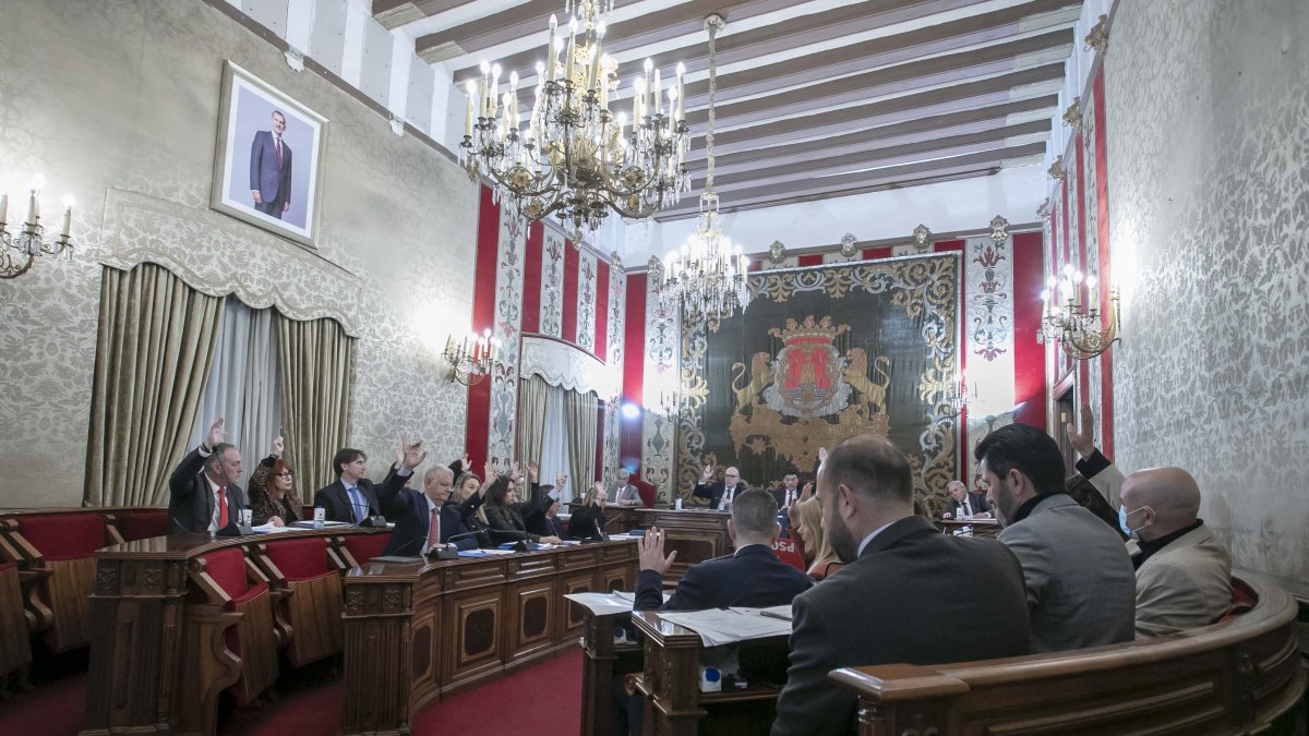 Sesión plenaria en el Ayuntamiento de Alicante.