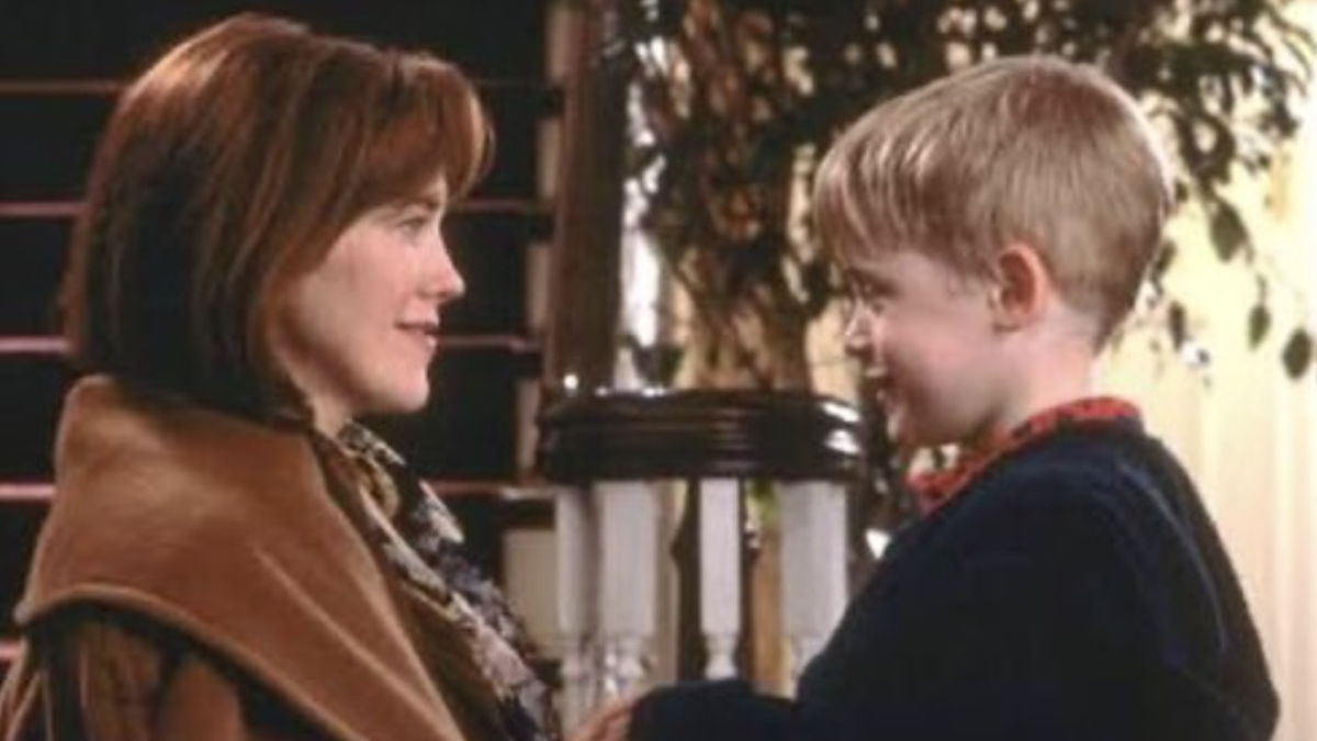Caterine O'Hara y Macaulay Culkin en 'Solo en casa'.
