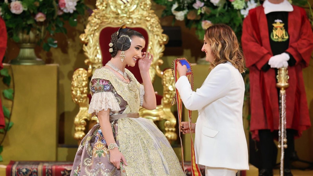 Exaltación de la Fallera Mayor de Valencia, Carmen Prades