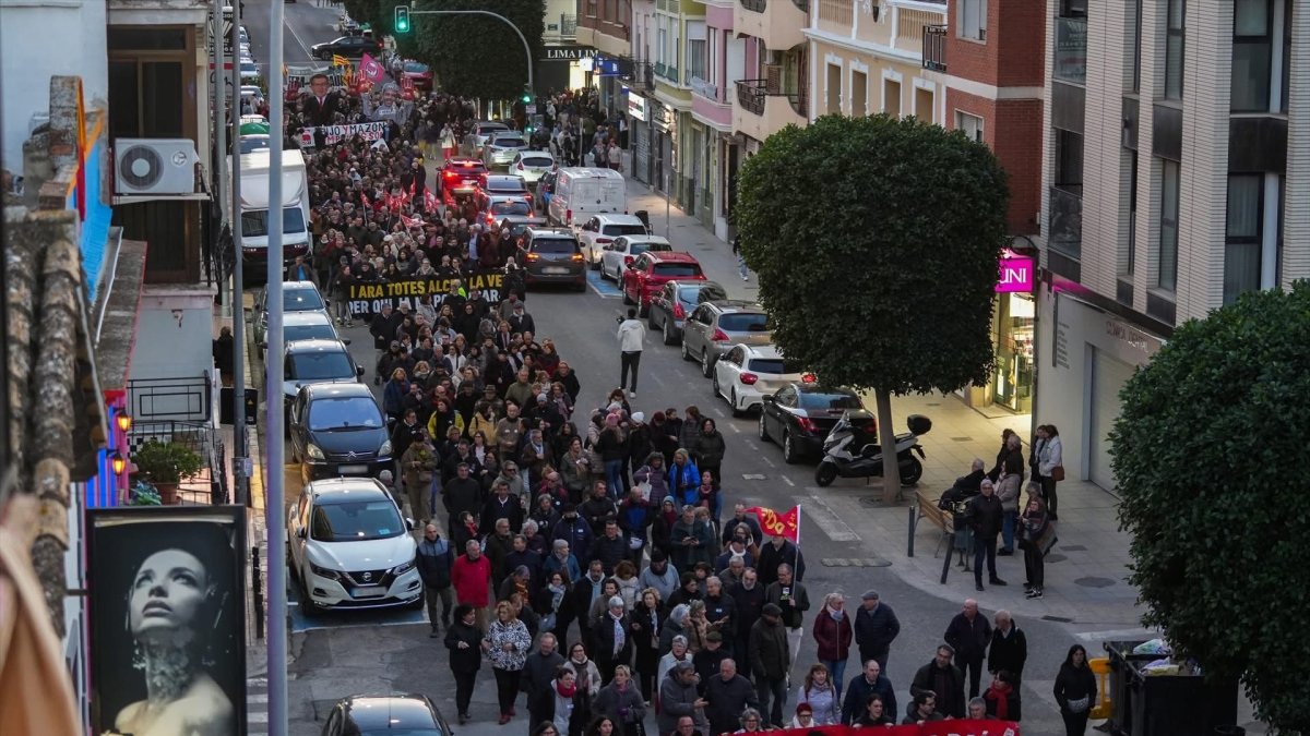 Manifestación contra Carlos Mazón en Benetússer
