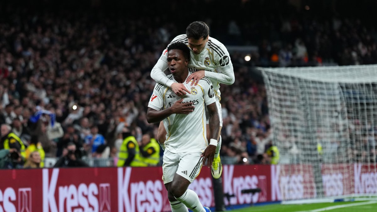 Vinicius Junior celebra su gol al Rayo con Brahim Díaz