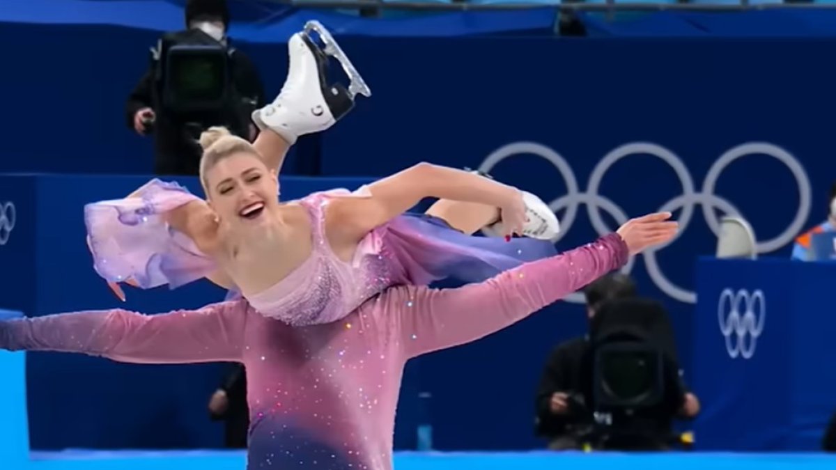 'Brillantina y oro, danza sobre hielo',  (Glitter & Gold: Ice Dancing),