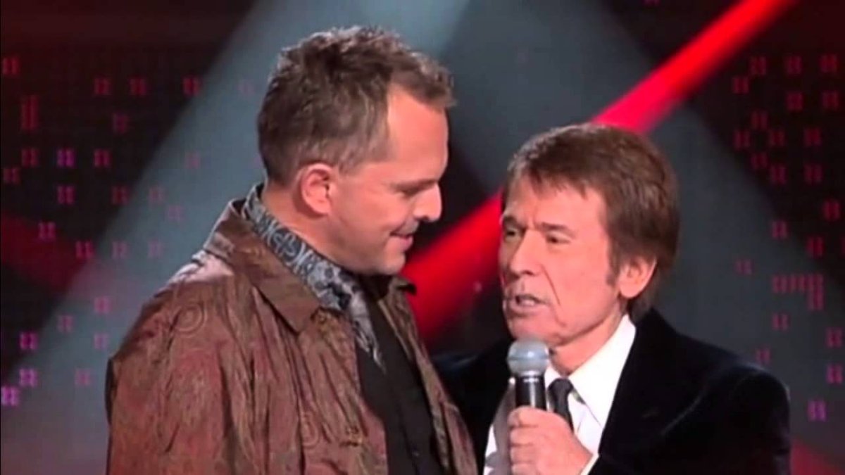 Miguel Bosé y Raphael, tío-abuelo de la novia y abuelo del novio, respectivamente.