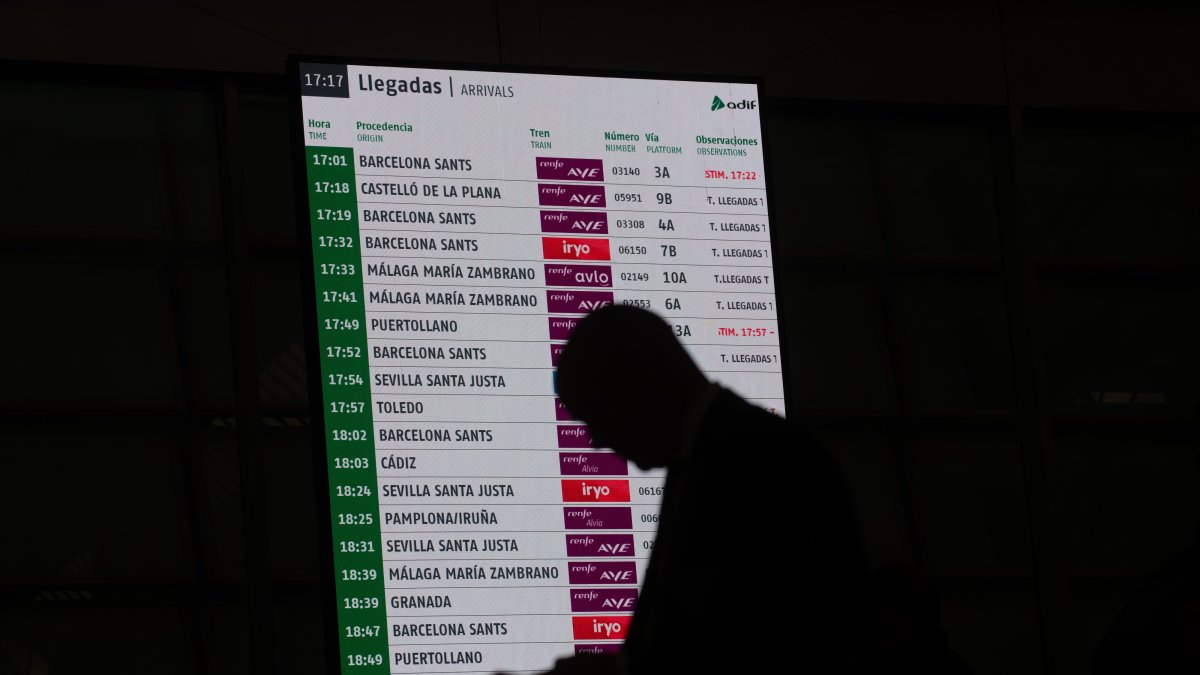 Pantalla en la estación Madrid-Puerta de Atocha-Almudena Grandes a 15 de enero de 2026.