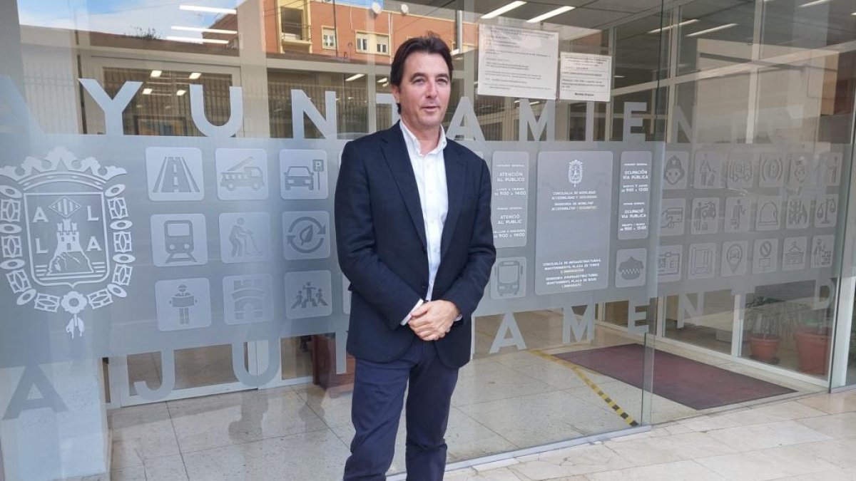 carlos-juan-concejal-movilidad-urbana-y-juventud.jpeg