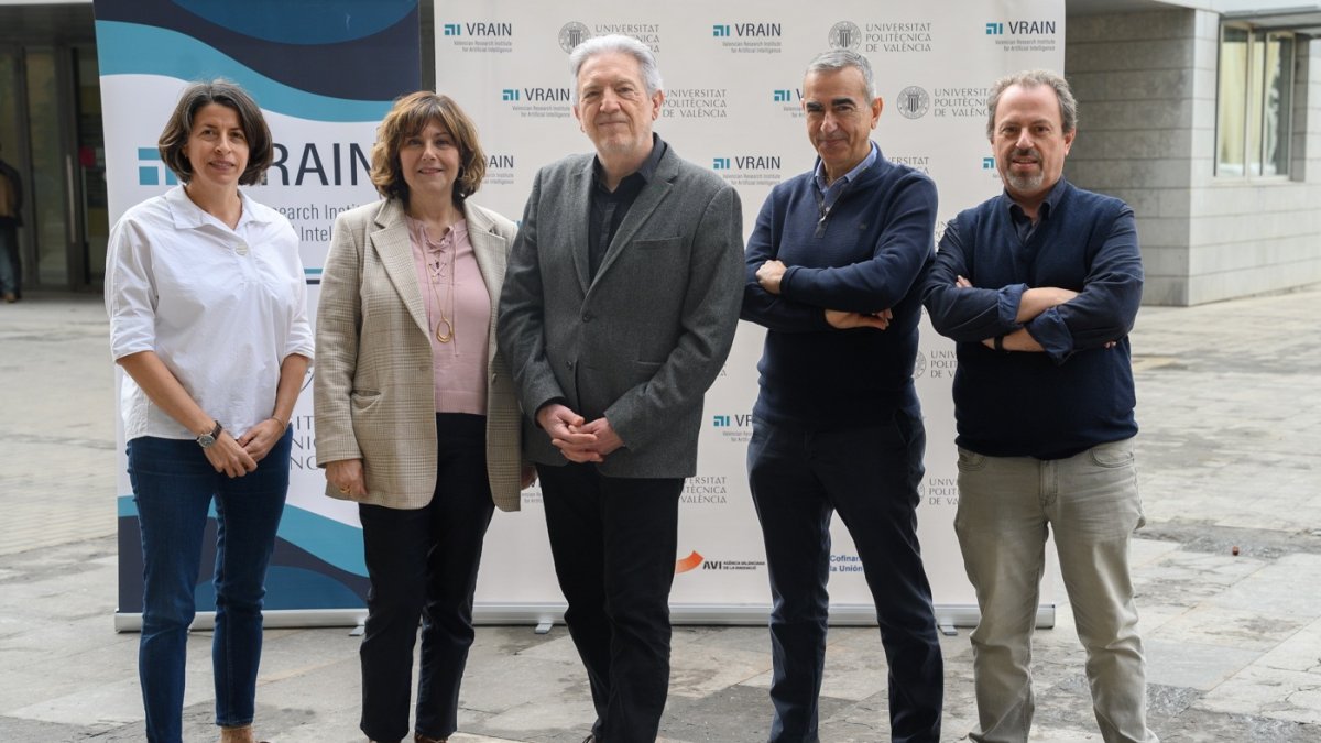 Archivo - Equipo de dirección de VRAIN.