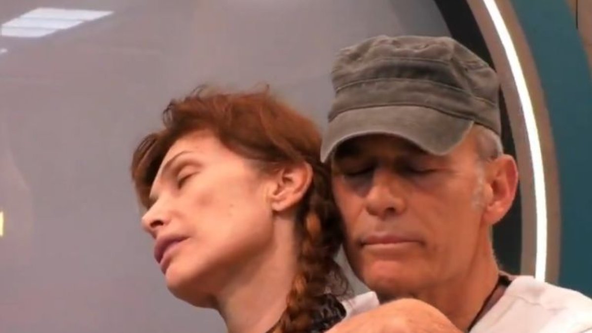 
                Carlos Lozano y Cristina Piaget más unidos que nunca: el gesto que volverá loca a Belén Rodríguez
             