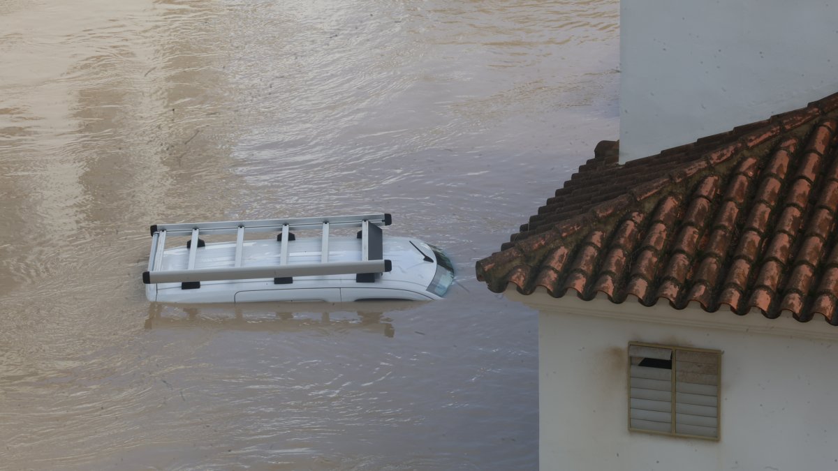 Zonas inundadas por las intensas lluvias de las últimas jornadas próximas en la localidad gaditana de Arcos de la Frontera.
