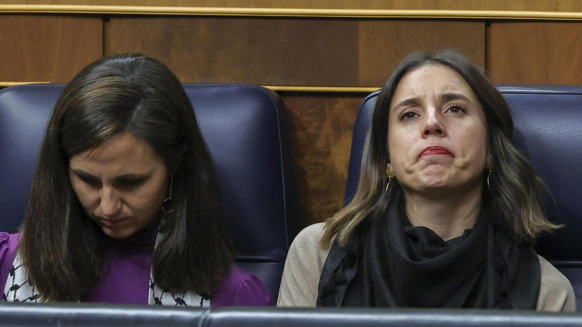 Irene Montero y Ione Belarra en el Congreso