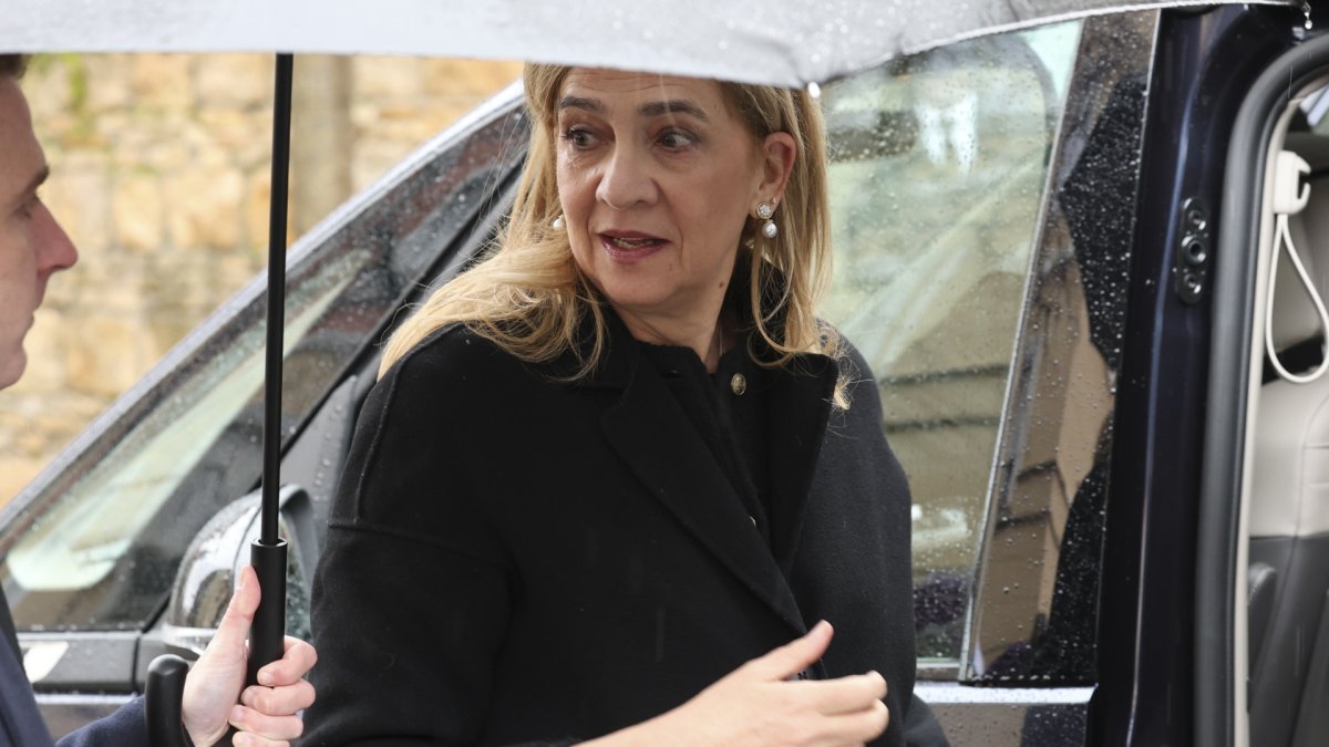 La Infanta Cristina, en el funeral de Irene de Grecia en Madrid este enero.