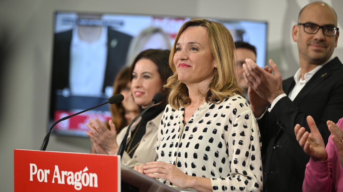 La candidata del PSOE a la Presidencia al Gobierno de Aragón, Pilar Alegría, ofrece una rueda de prensa tras el cierre de la noche electoral, en la sede autonómica del PSOE, a 8 de febrero de 2026, en Zaragoza, Aragón (España). Marcos Cebrián / Europa Press