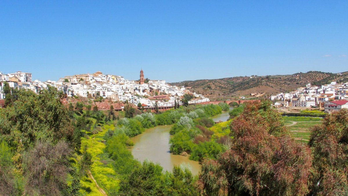 Montoro, en el Alto Guadalquivir cordobés, combina paisaje, patrimonio y calidad de vida: ahora ofrece ayudas al alquiler para jóvenes que quieran instalarse en el municipio.