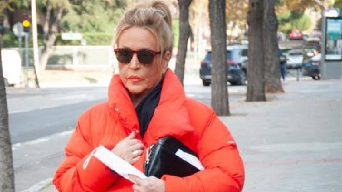 Lydia Lozano confirma que la recuperación de Charly está siendo lenta.