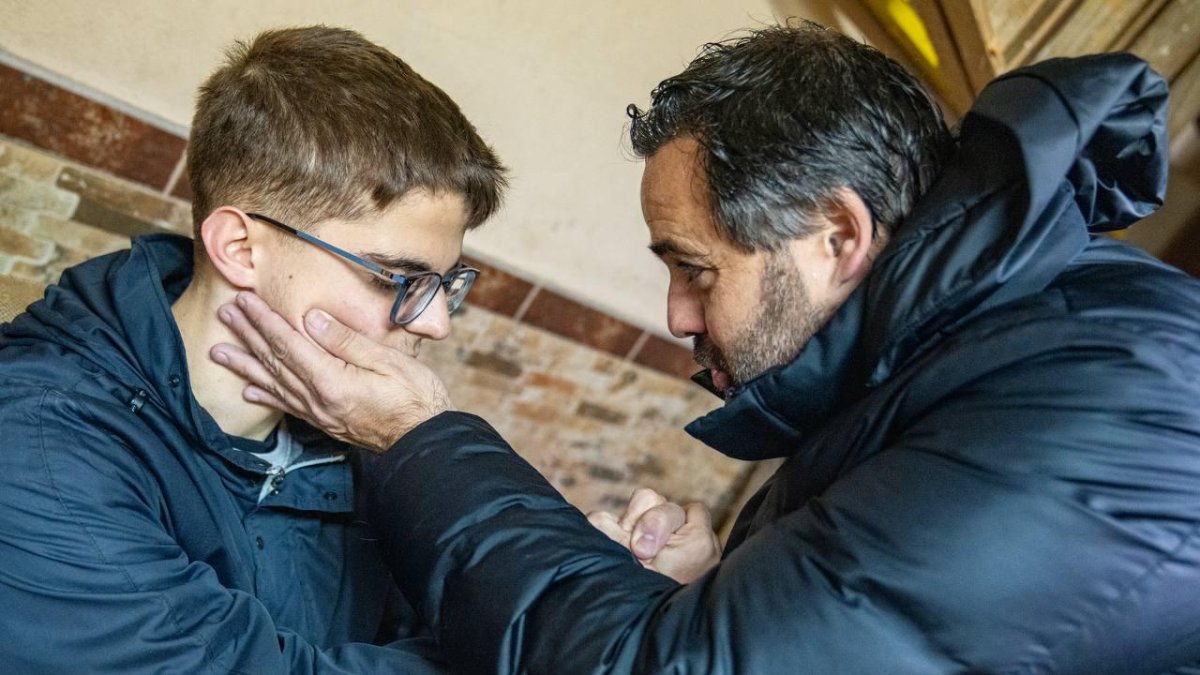 El líder del Partido Popular en Castilla-La Mancha, Paco Núñez, en su visita a Talavera de la Reina para apoyar a los vecinos afectados por las inundaciones