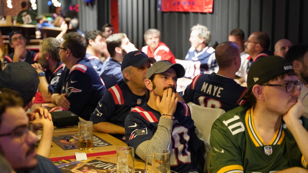Los aficionados de los Patriots en Madrid viven la Super Bowl