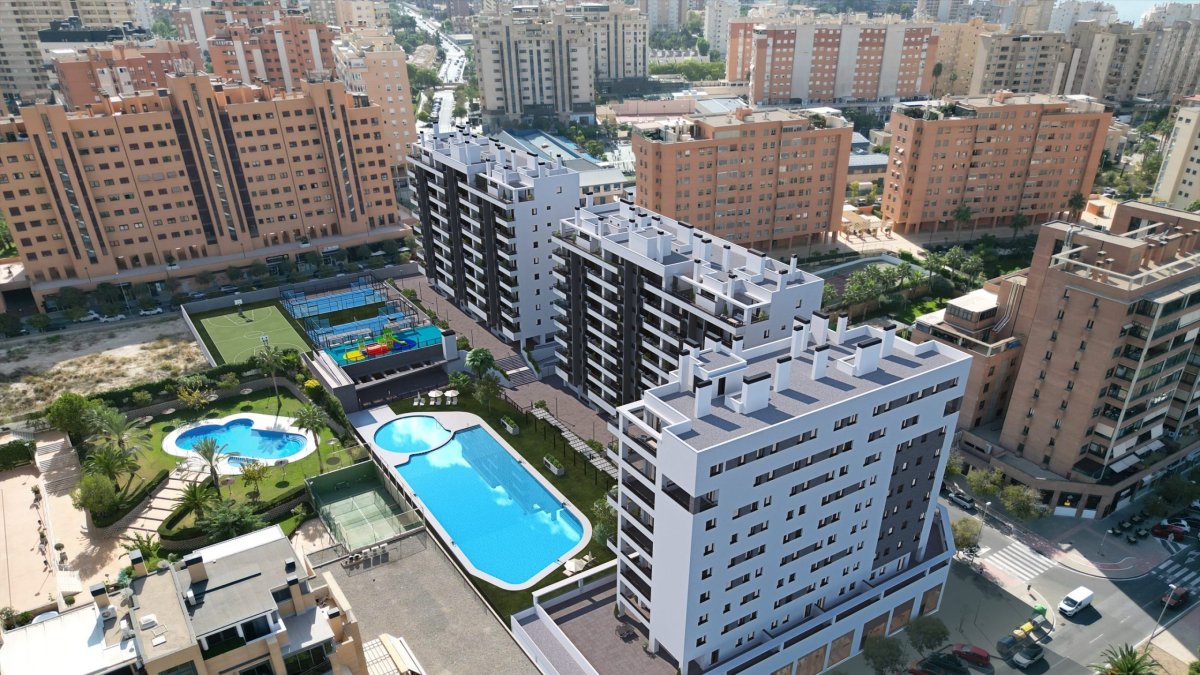 Residencial Les Naus, ubicado en Playa de San Juan, en la ciudad de Alicante