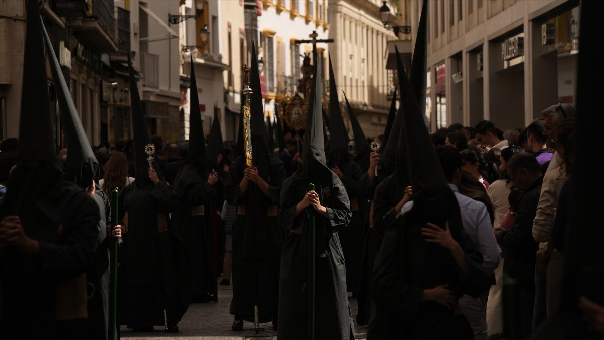 Foto de archivo de una procesión de Semana Santa