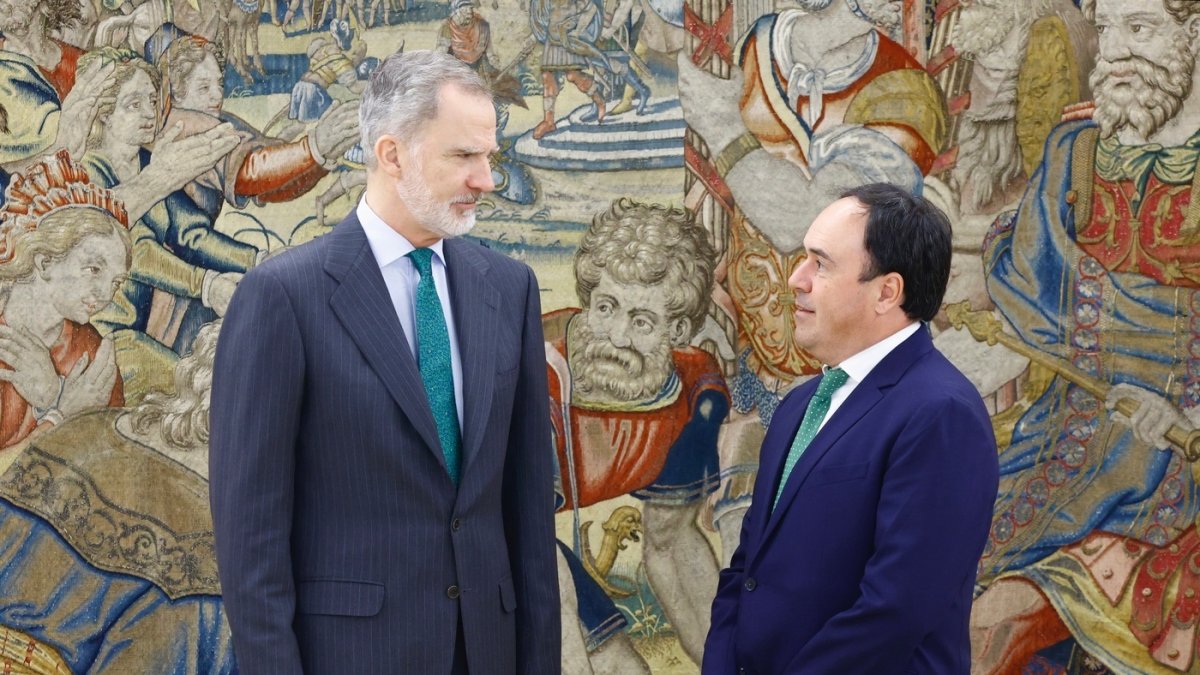 El presidente de la Generalitat Valenciana, Juanfran Pérez Llorca, ha mantenido este jueves una audiencia con el Rey Felipe VI en el Palacio de La Zarzuela.