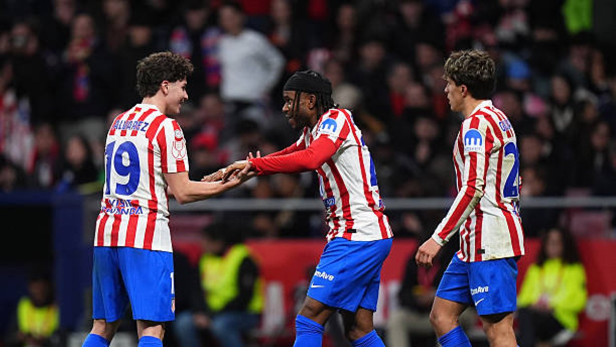Julián, Lookman y Giuliano, protagonistas del tercer gol.