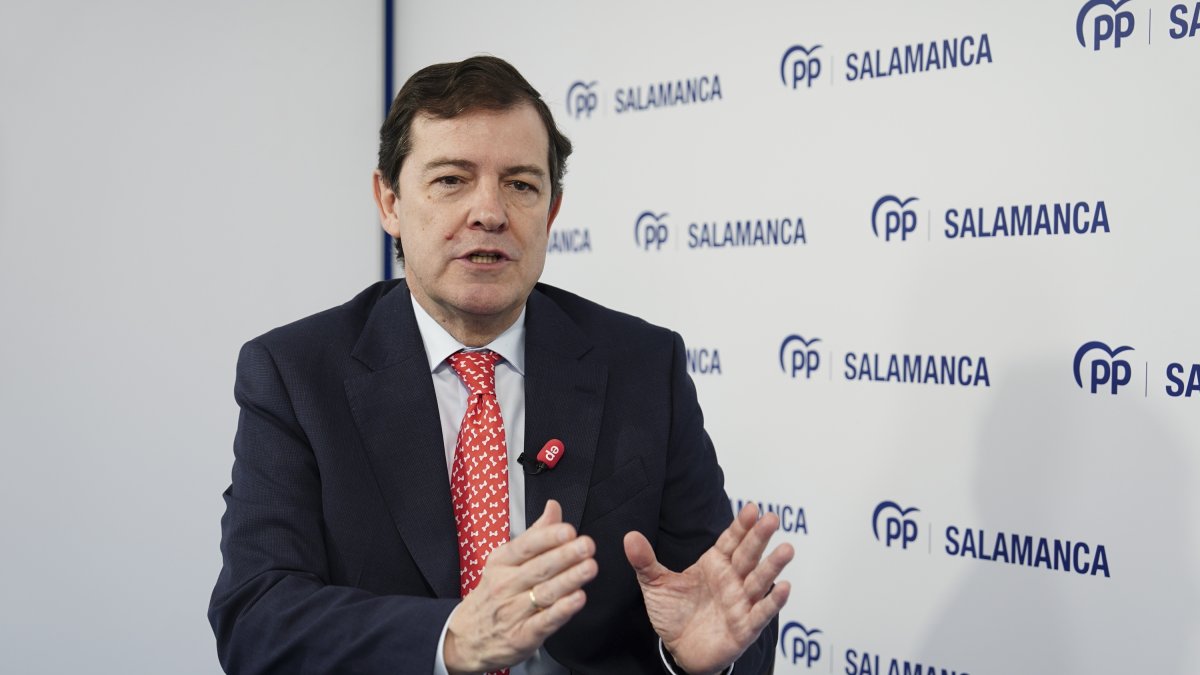 Alfonso Fernández Mañueco, durante su entrevista con Europa Press