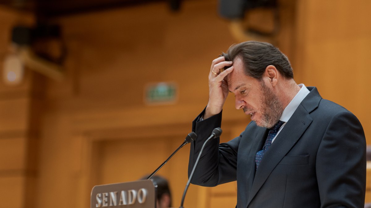 El ministro de Transportes y Movilidad Sostenible, Óscar Puente, en el Senado durante la coparecencia por el accidente de Adamuz.
