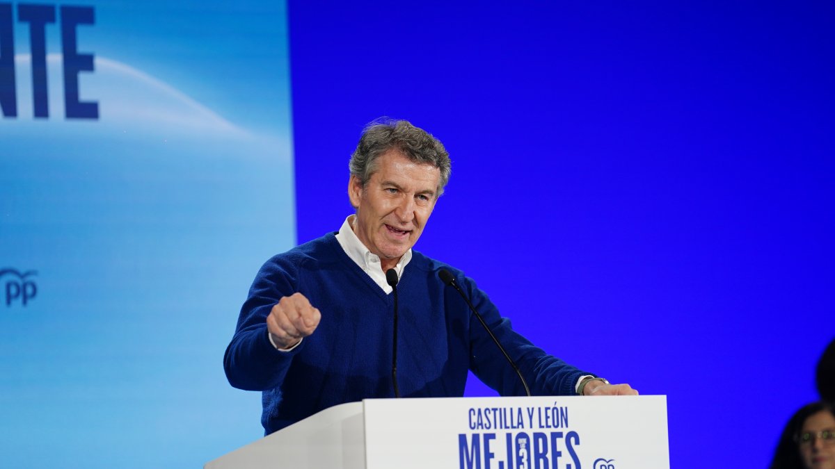 El presidente del PP, Alberto Núñez Feijóo, presenta la candidatura del partido para las elecciones del 15M encabezada por Alfonso Fernández Mañueco, en Salamanca, Castilla León.