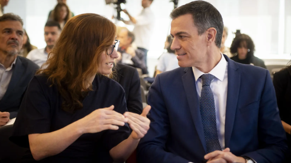 
                Orden de Moncloa a su equipo de opinión de ofensiva contra los médicos: "Son unos privilegiados"
             