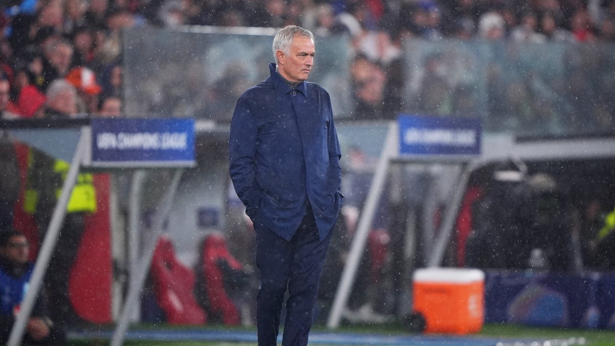 Jose Mourinho, Head Coach of Benfica.
