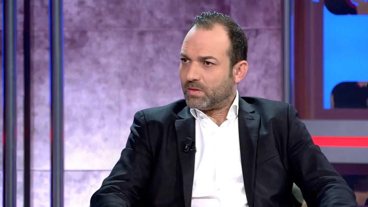 Víctor Ábalos durante su entrevista televisiva en la que cargó contra dirigentes socialistas y defendió a su padre.