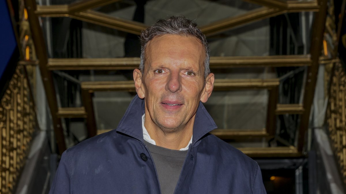 
                Joaquín Prat estalla en directo: en guerra con la DGT y cuenta lo que nadie se atreve en los medios
             