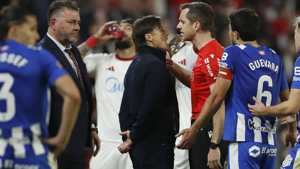 Almeyda, técnico del Sevilla tras ser expulsado