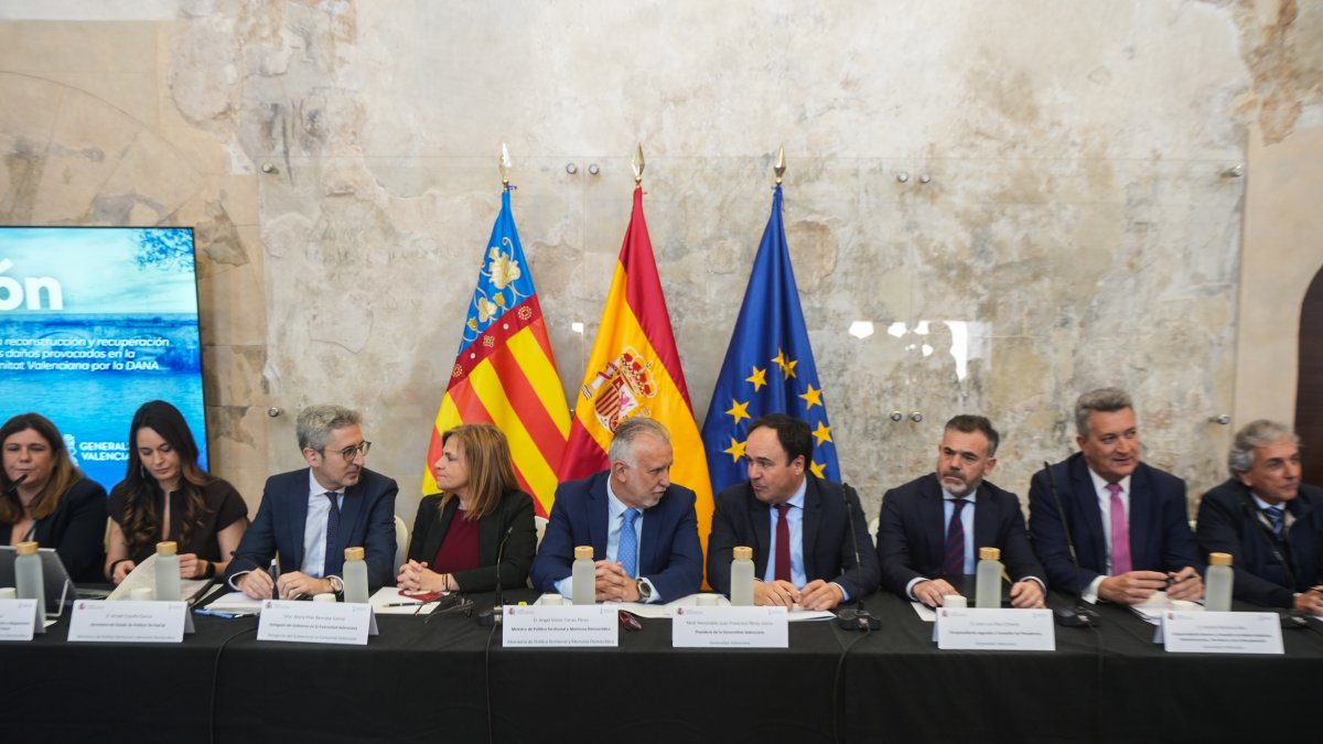 El ministro de Política Territorial y Memoria Democrática, Ángel Víctor Torres, preside junto al presidente de la Generalitat Valenciana, Juan Francisco Pérez Llorca, la constitución de la Comisión Mixta