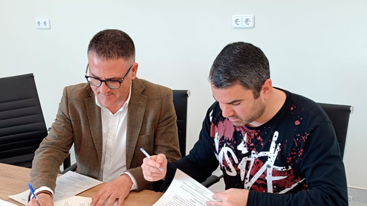Los alcalde de Bolulla suscribe su adhesión al plan piloto de Consorci Mare.