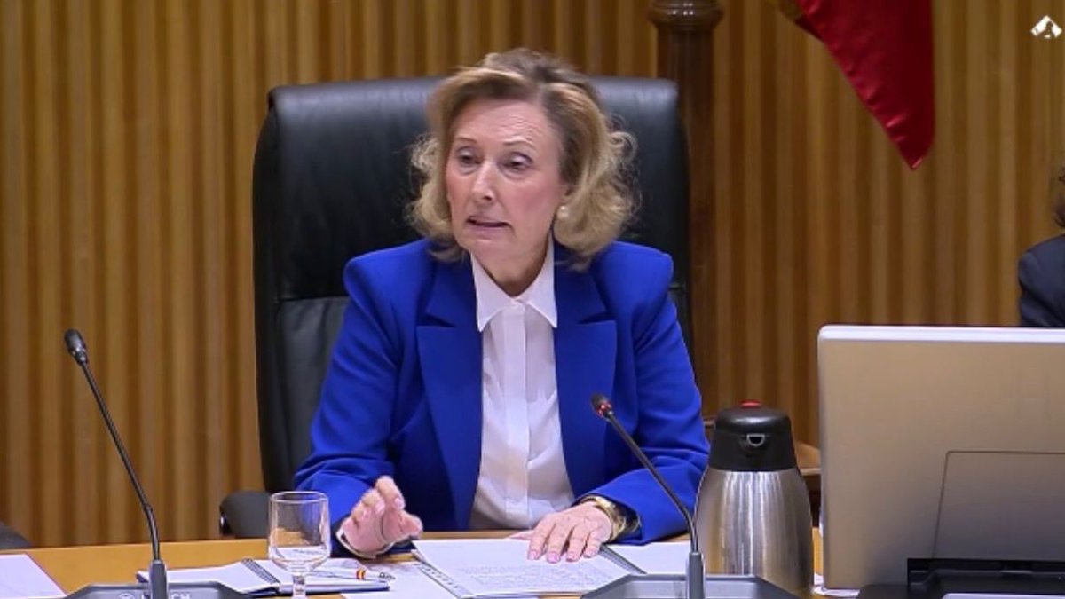 La Secretaria de Estado: María Amparo Valcarce García