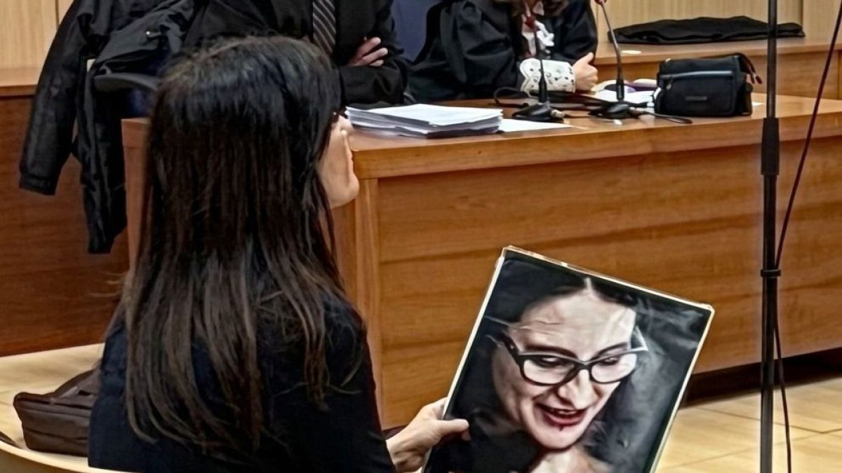Cristina Seguí en el banquillo de los acusados.