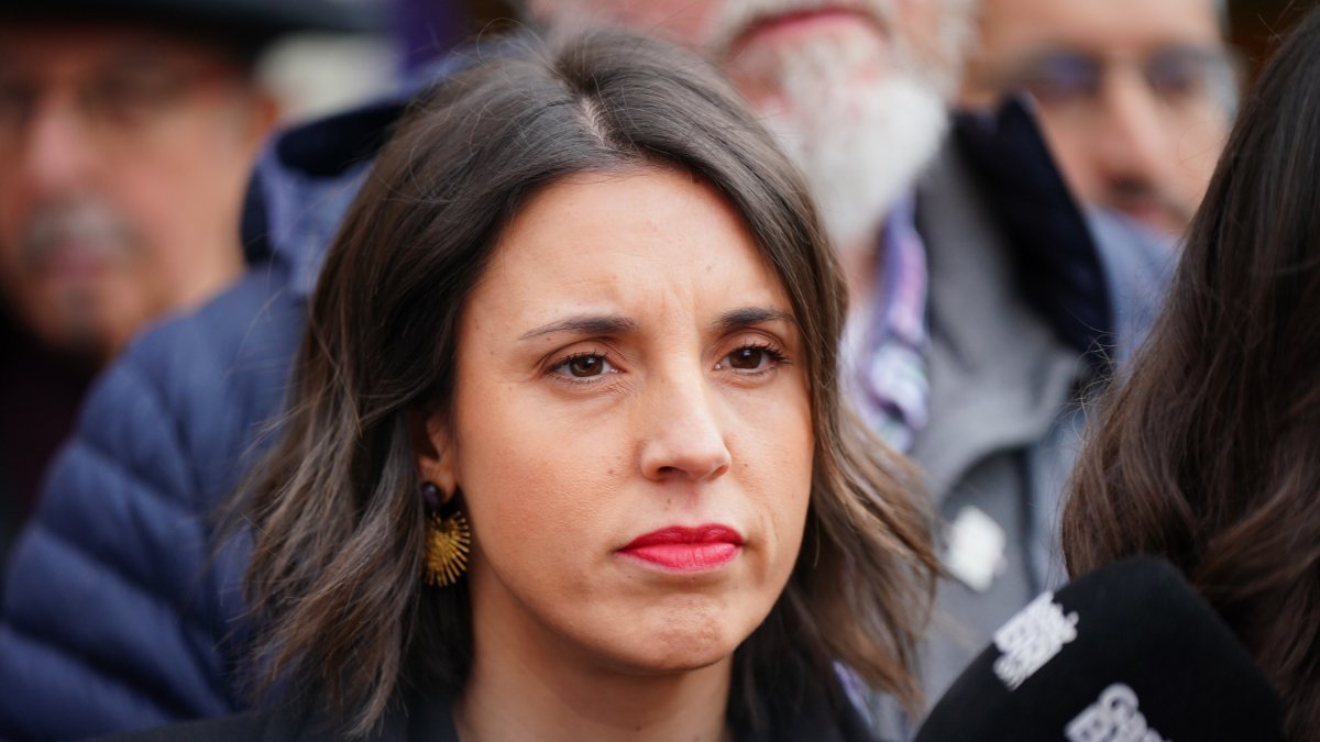 Irene Montero manda una carta a Úrsula von der Leyen contra Trump y es el hazmerreír: "La usará de papel del váter"