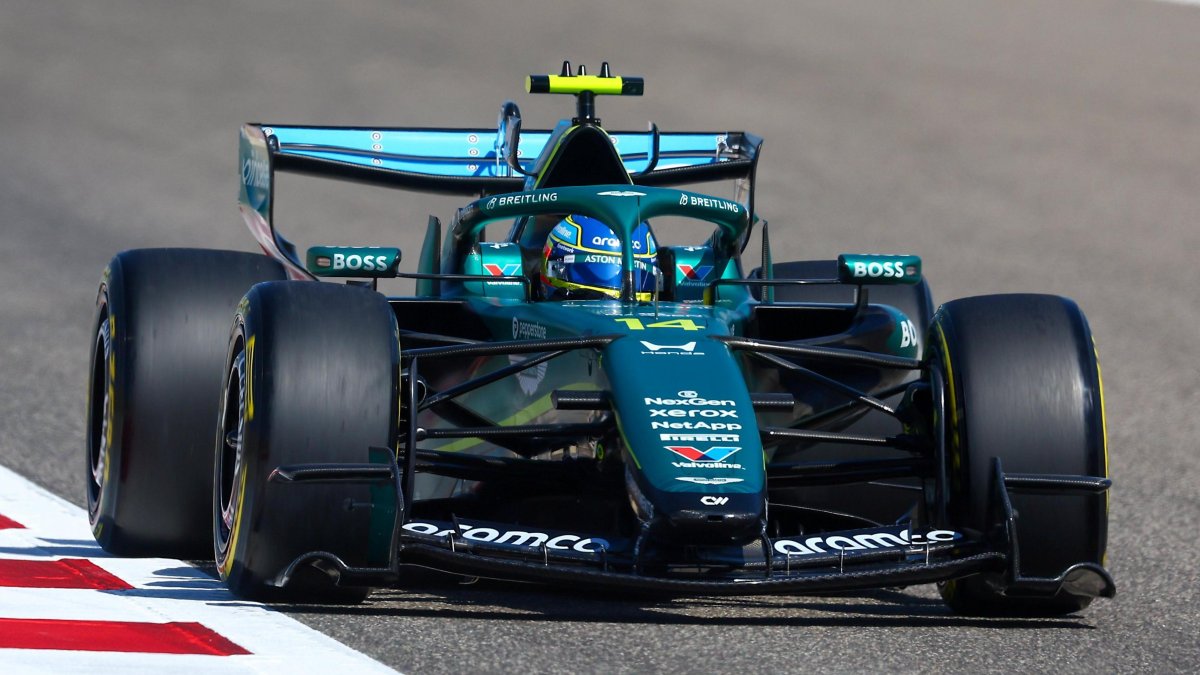 Fernando Alonso a bordo del AMR26
