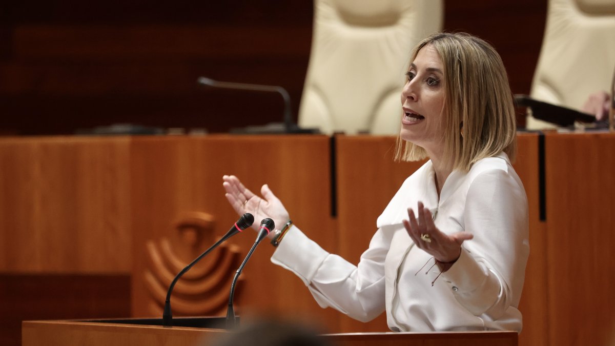 La candidata a la Presidencia de la Junta de Extremadura, María Guardiola, pronuncia su discurso de investidura.