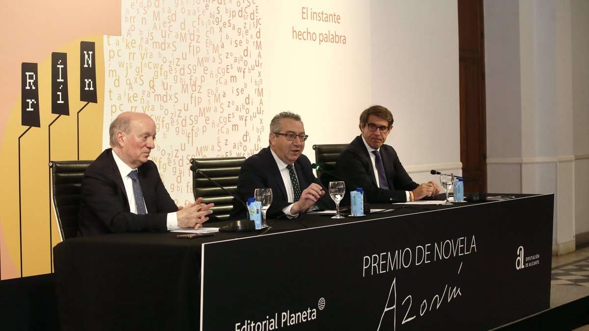 Carlos Creuheras, Toni Pérez y Juan de Dios Navarro han dado a conocer este miércoles  los títulos de las10 novelas finalistas.